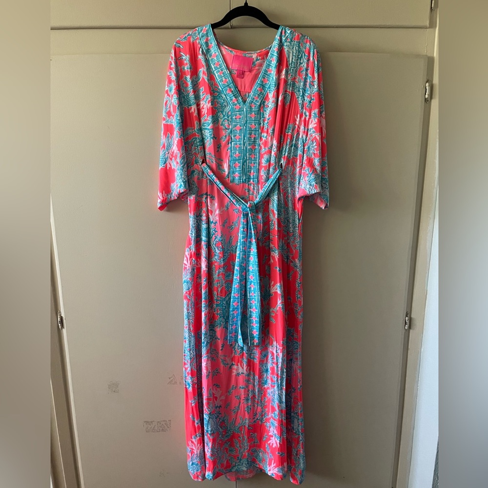 Lilly Pulitzer caftan maxi New w/out tags. Includes slip.